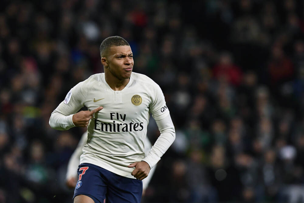 已经防到位了！杜兰特硬怼金鸡独立后仰跳投命中